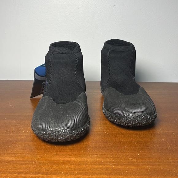 NeoSport Wetsuits 3mm Low Top Boot - Picture 4 of 7